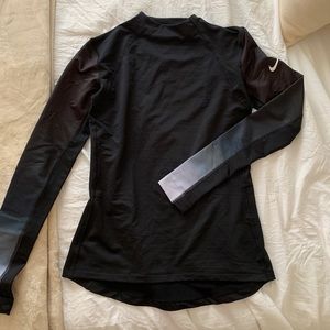 Nike Hyperwarm Pullover